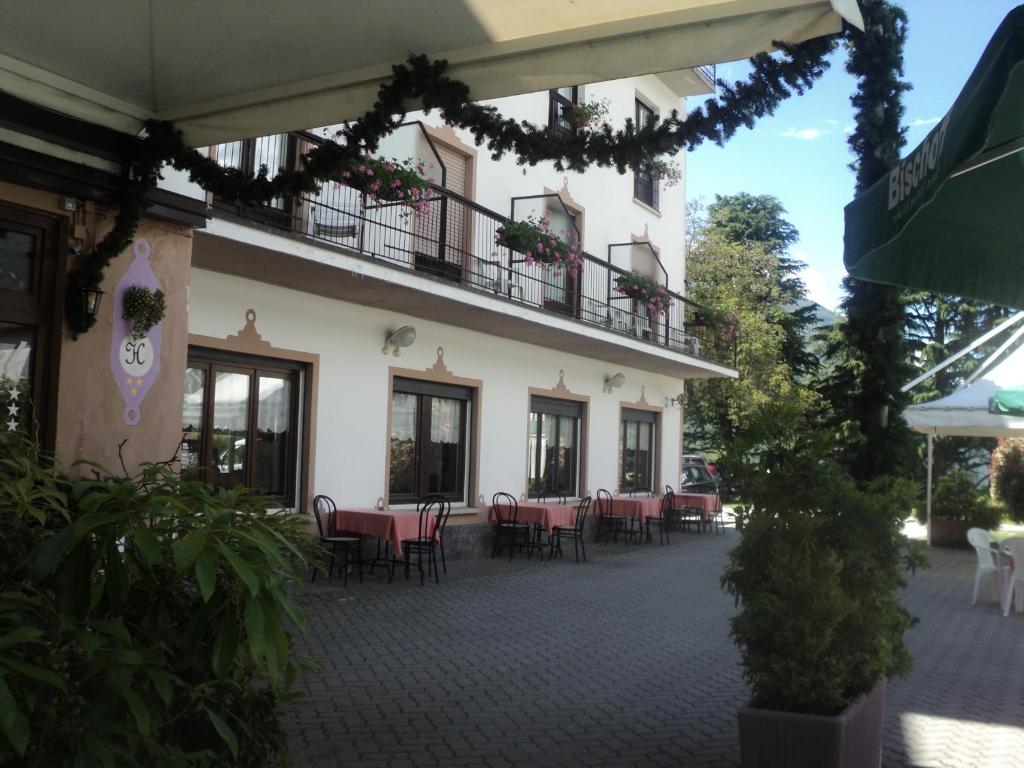 Albergo Del Cacciatore Cremeno Exterior foto